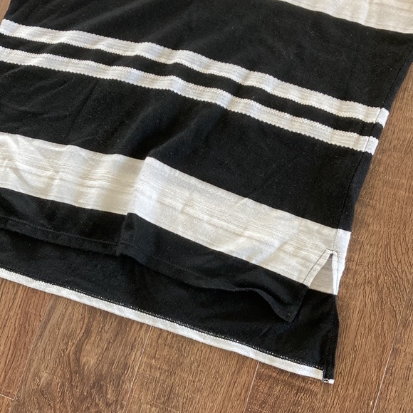 Striped three quarter sleeve top - Picture 2 of 4